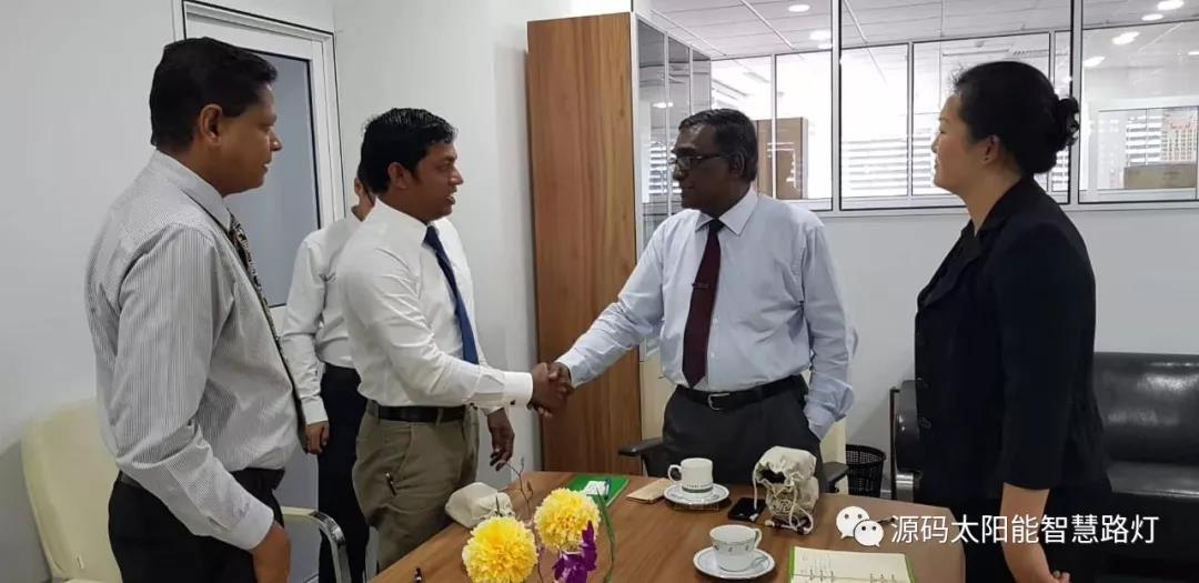 總統、發展局主席齊齊發聲，源碼火遍這個國家