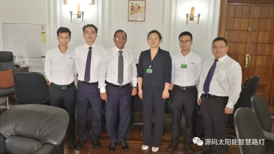 總統、發展局主席齊齊發聲，源碼火遍這個國家