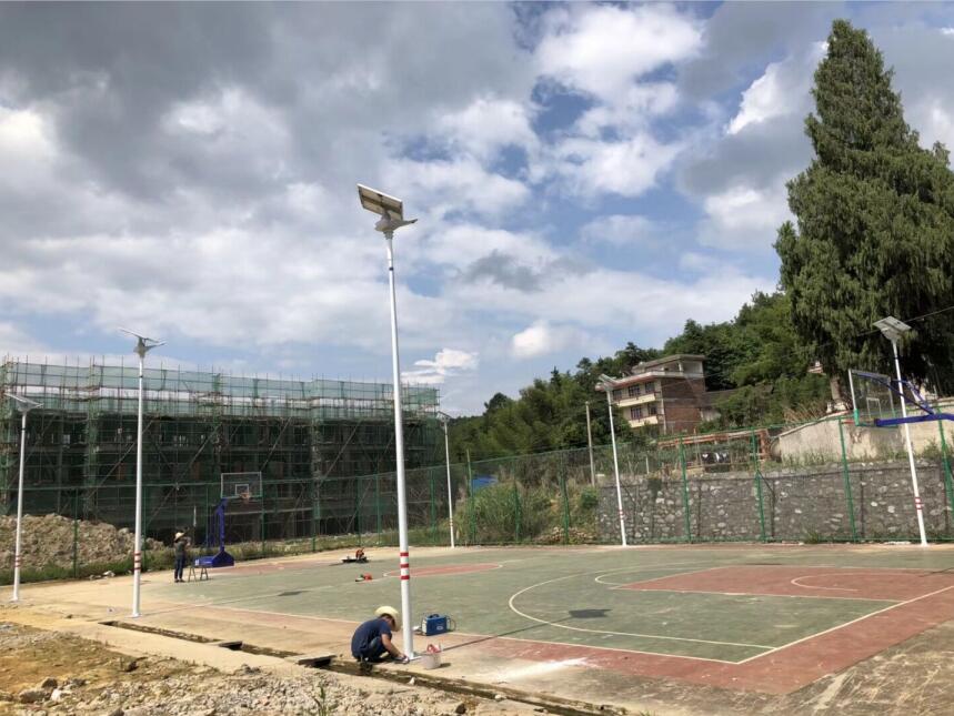 工地用太陽(yáng)能路燈如何安裝